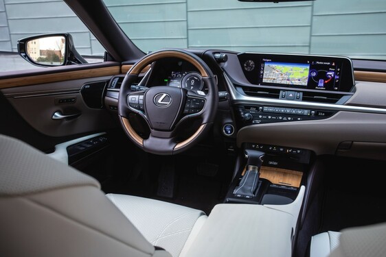 Lexus ES300 - local
